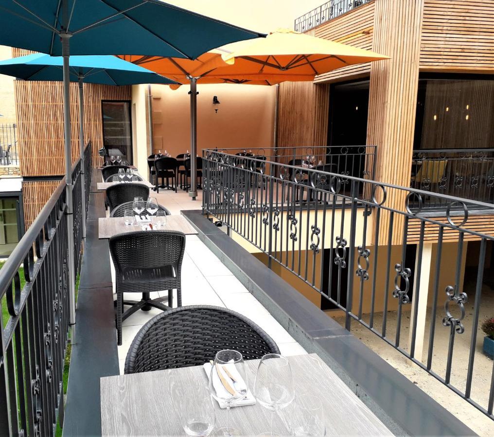 Hotel-Restaurant Des Augustins Saint Cyprien Bagian luar foto