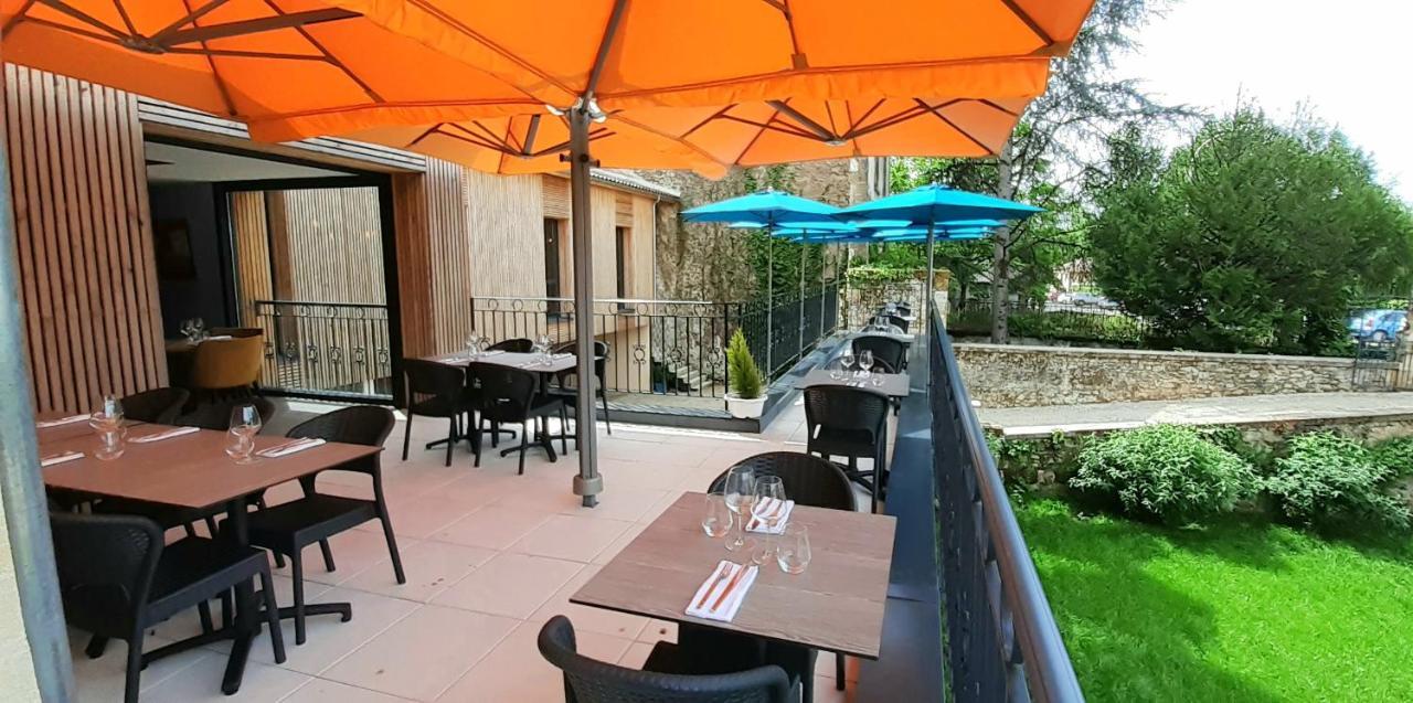 Hotel-Restaurant Des Augustins Saint Cyprien Bagian luar foto