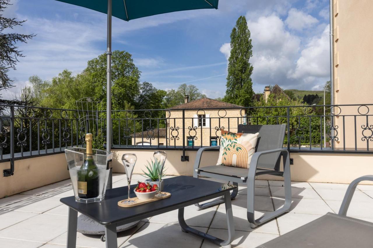 Hotel-Restaurant Des Augustins Saint Cyprien Bagian luar foto