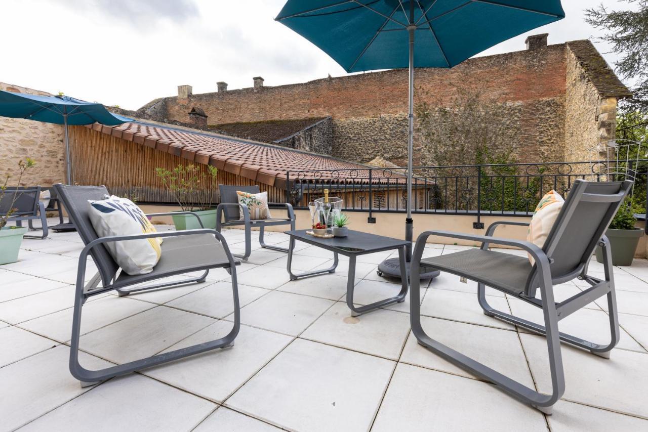 Hotel-Restaurant Des Augustins Saint Cyprien Bagian luar foto