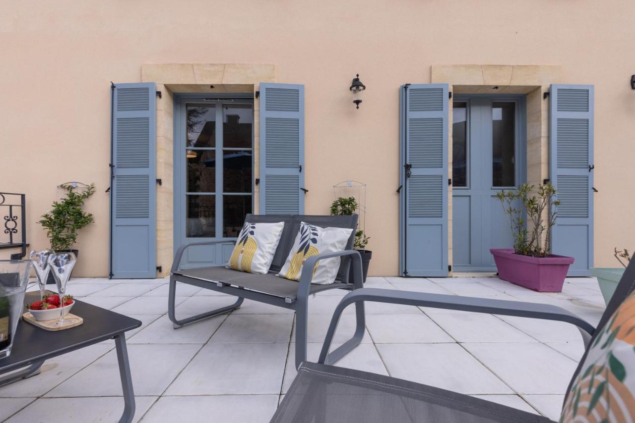 Hotel-Restaurant Des Augustins Saint Cyprien Bagian luar foto