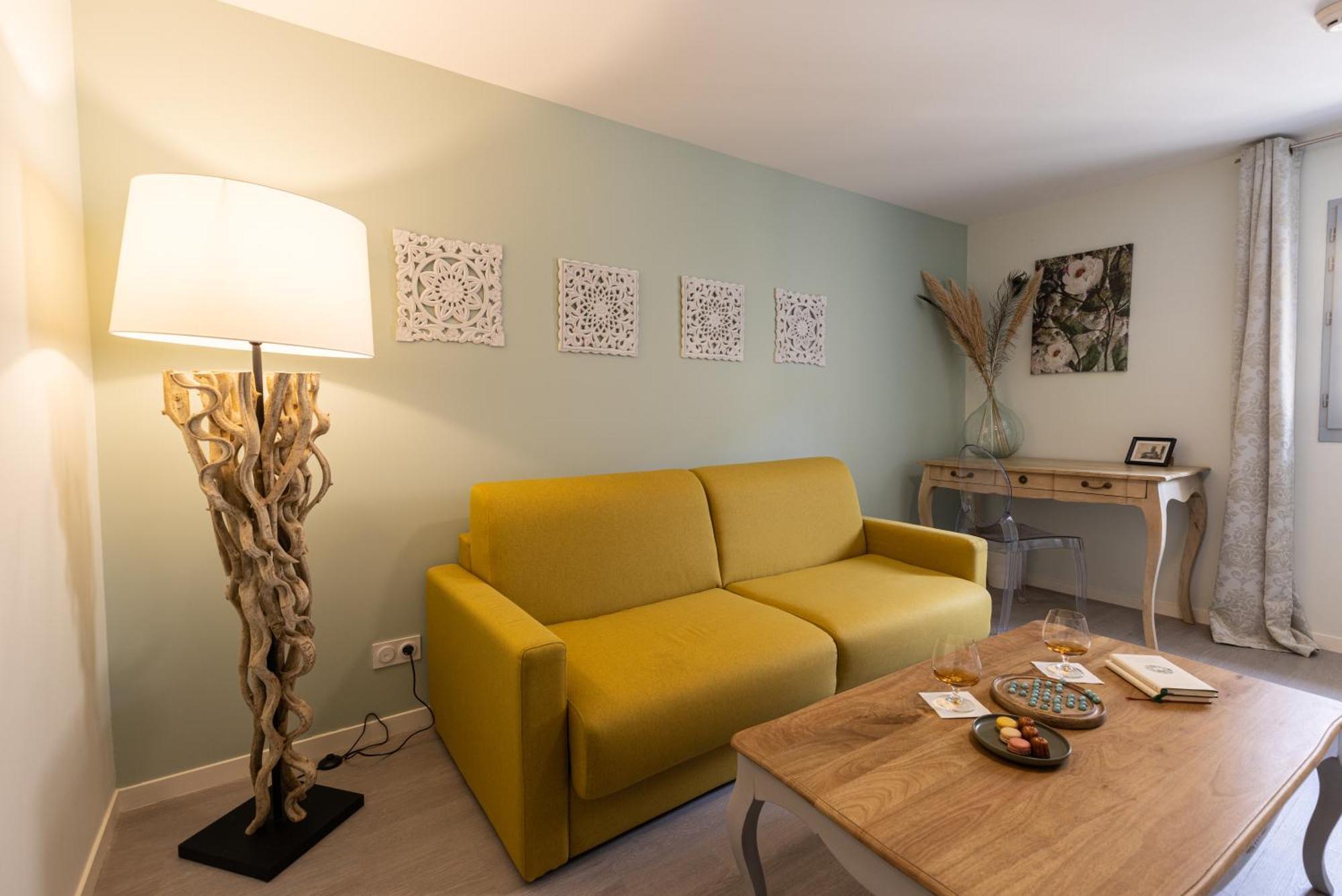 Hotel-Restaurant Des Augustins Saint Cyprien Bagian luar foto